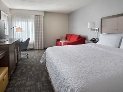 Hotel Hampton Boston Logan Airport 3*