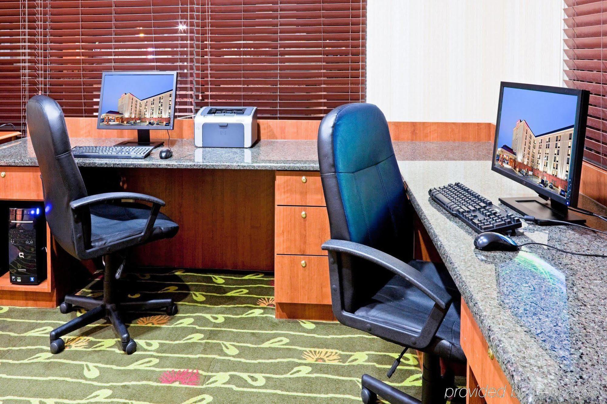 Hotel Hampton Boston Logan Airport 3*